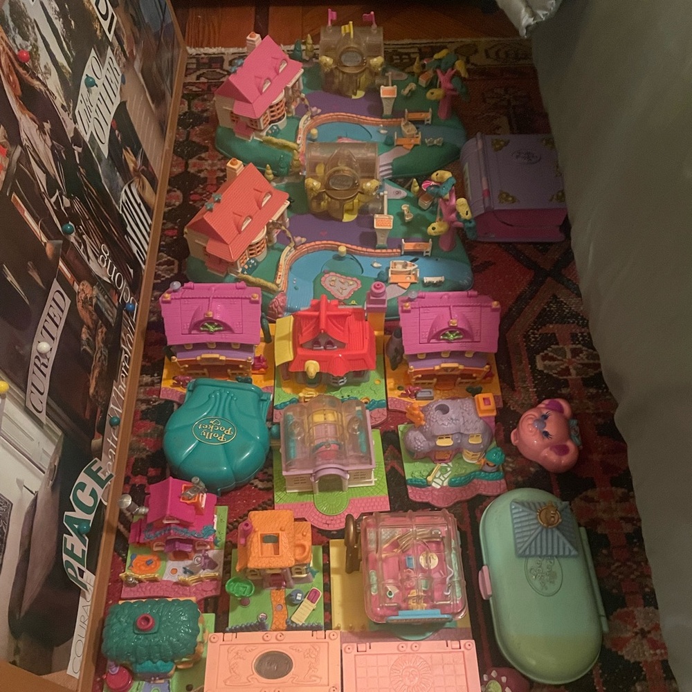 Princess Polly Pocket Playset with Pink and Teal Colors